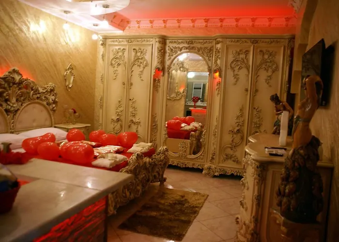 Daire Gold Luxury